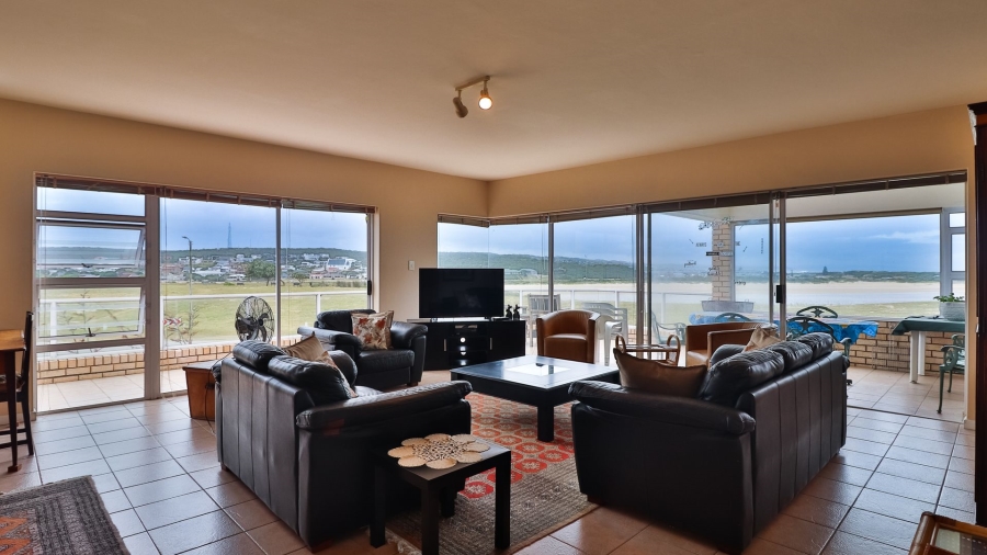 2 Bedroom Property for Sale in Stilbaai Wes Western Cape